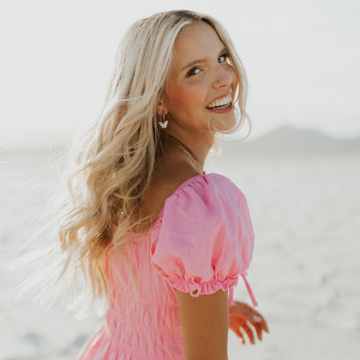 Profile Picture of linds (@lindsnclark) on Tiktok