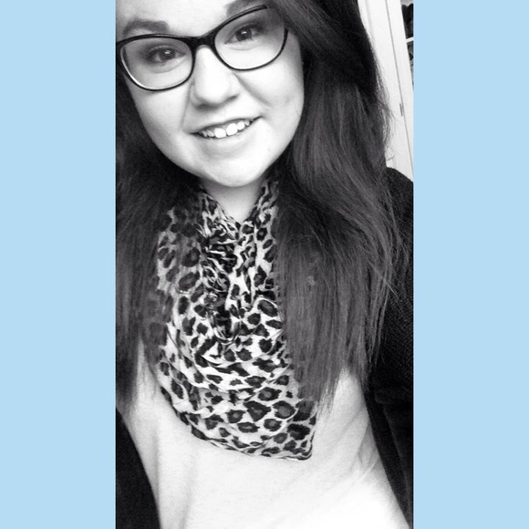 Profile Picture of Emily Boruff (@emilyboruff) on Poshmark