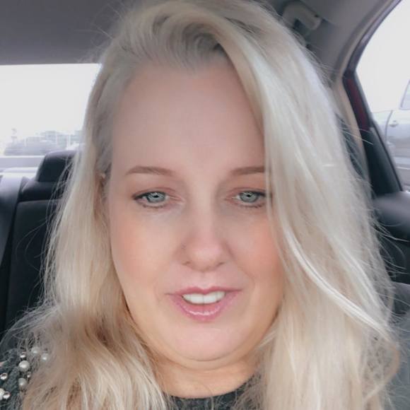Profile Picture of Cindy Ziegler (@cindyz912) on Poshmark