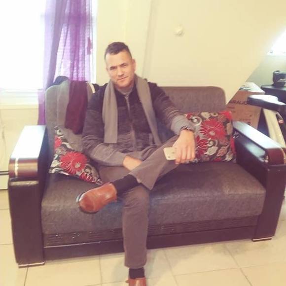 Profile Picture of Loren Hernandez (@lorenhernand221) on Poshmark