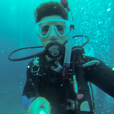 Profile Picture of Robert Snader (@robbiefilm20) on Twitter