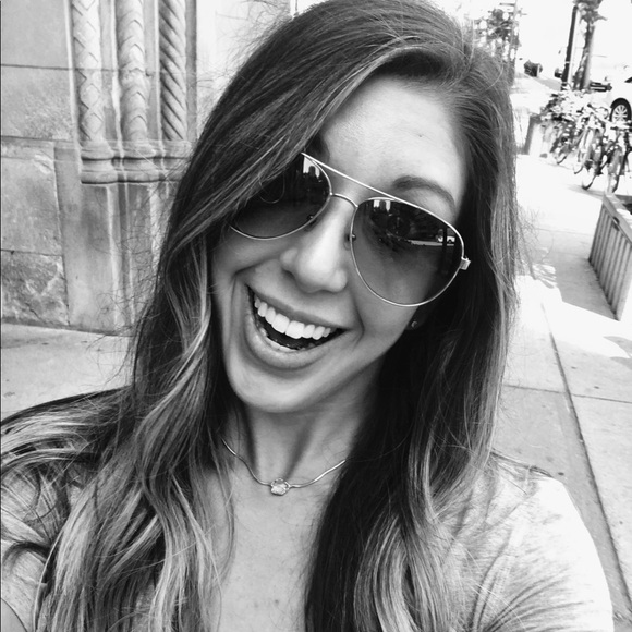 Profile Picture of Kim Huhmann (@khuhmann) on Poshmark