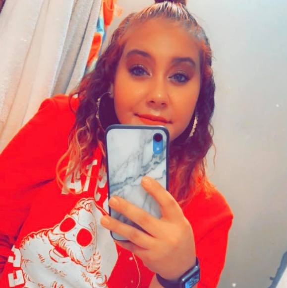 Profile Picture of Ashley Porter (@ashleyporter572) on Poshmark