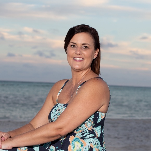 Profile Picture of Karen Sage fandl (@kafandl) on Poshmark