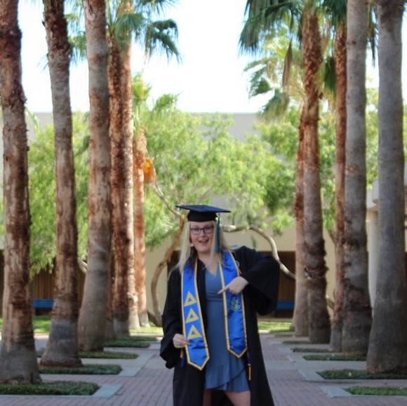 Profile Picture of Kelsey Mitchell (@kelsmitchell) on Poshmark