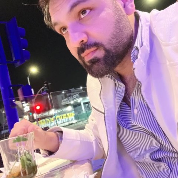 Profile Picture of Adnan Ahmad (@adnan1811) on Poshmark