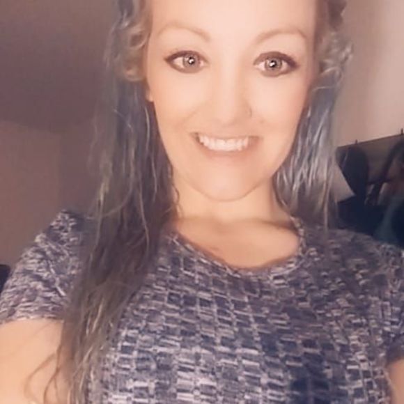 Profile Picture of Amanda Cederman (@amandacederman) on Poshmark