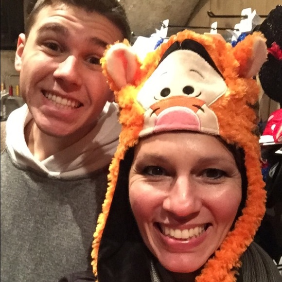 Helene Lipschutz - Poshmark Profile Picture of Helene Lipschutz (@helenelori) on Poshmark