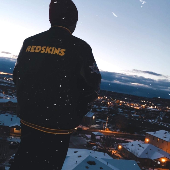 Profile Picture of Lorenzo Arviso (@lorenzoarviso) on Poshmark