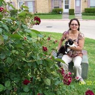 Profile Picture of Miriam Rowe (@RoweMiriam) on Twitter