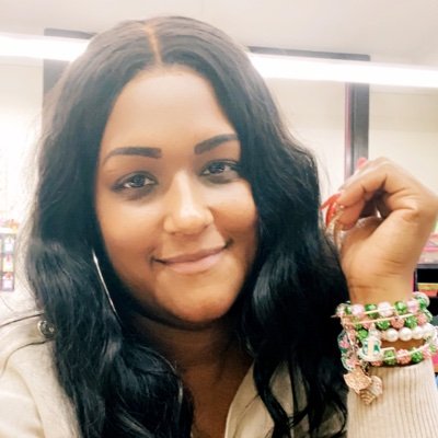 Profile Picture of Piper Hill (@PiperLauren1908) on Twitter