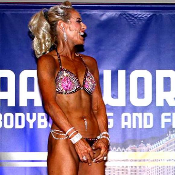 Profile Picture of Lisa Caulder-hanneman (@lisalifts) on Poshmark