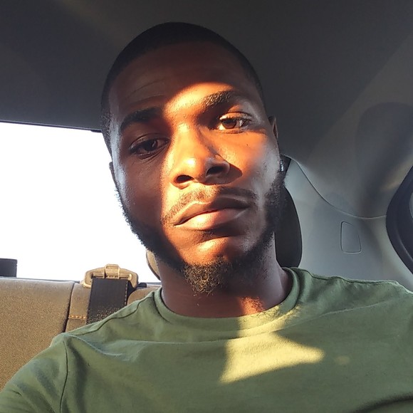 Profile Picture of William Gibbs (@ill_wi) on Poshmark