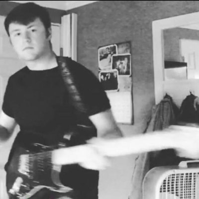 Profile Picture of Brian Staggs (@brokenlights98) on Twitter