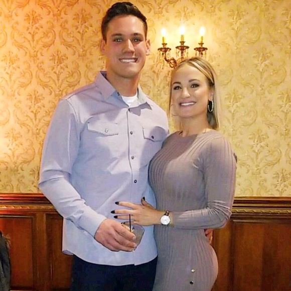 Profile Picture of Lori Atanasio (@latanasio12) on Poshmark