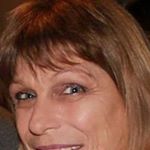 Sidneya Bennett - Instagram Profile Picture of Sidneya Bennett (@petalschicago) on Instagram