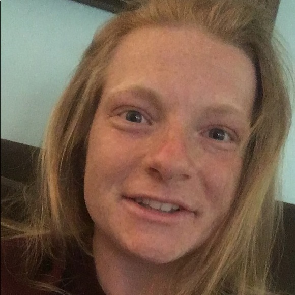 Profile Picture of Amanda Ringler (@armiangnldear) on Poshmark