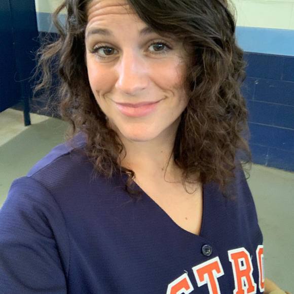 Profile Picture of Lu Labombarda (@llabombarda) on Poshmark