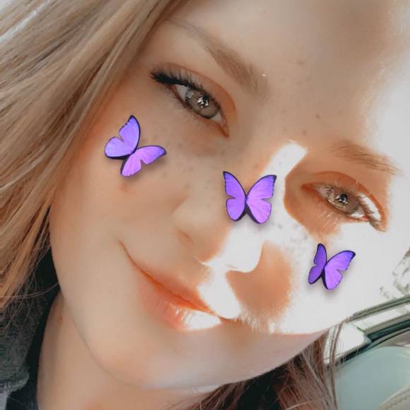 Profile Picture of Brittany Sieveking (@bsieveking) on Poshmark