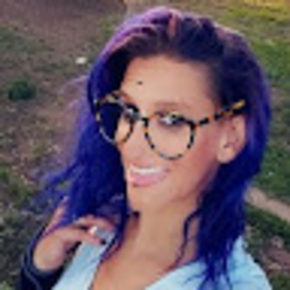 Profile Picture of Kristan Kellner (@kristankelln416) on Poshmark