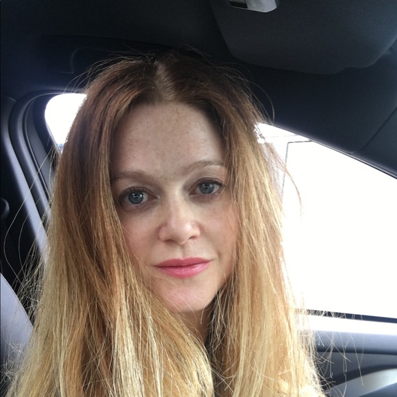 Profile Picture of Lauren Lipson (@laurenlipson) on Poshmark