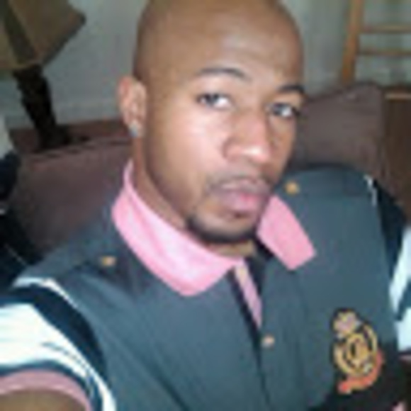 Profile Picture of Kevin Long (@kevinlong1983) on Poshmark