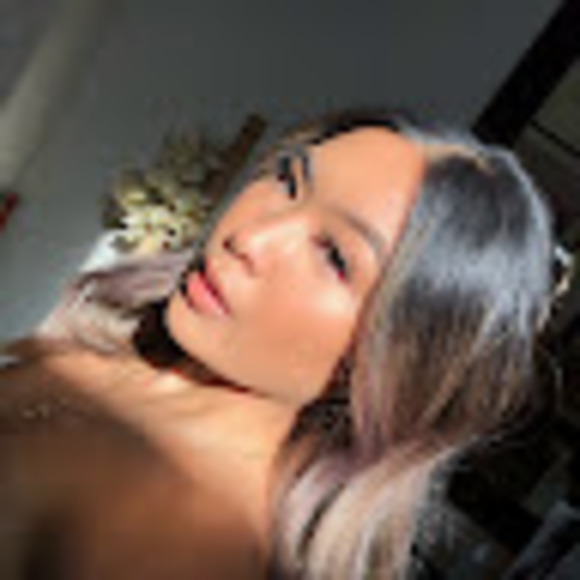 Profile Picture of Mya danielle Vizcarra (@myavizzy28) on Poshmark