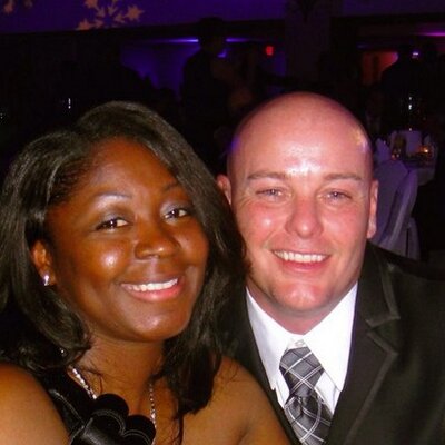 Profile Picture of Daniel & Shar (@dan_shar_dutton) on Twitter