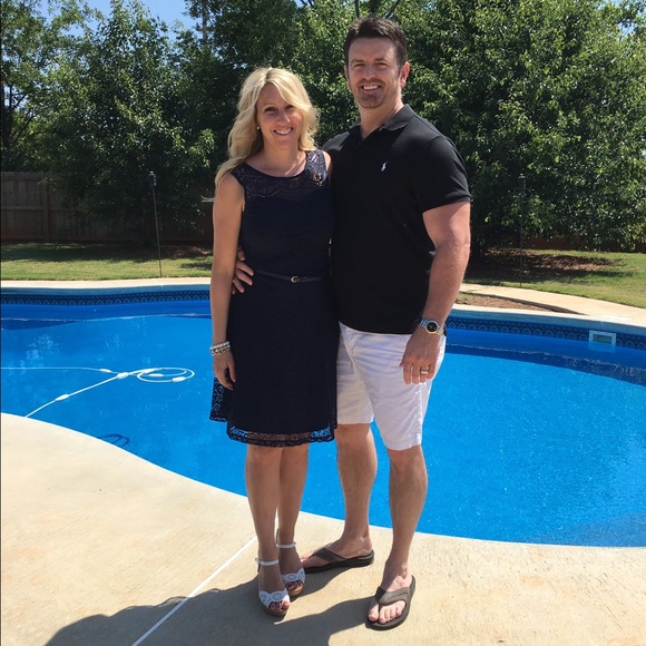 Profile Picture of Tracie Baldwin (@tjbaldwin) on Poshmark