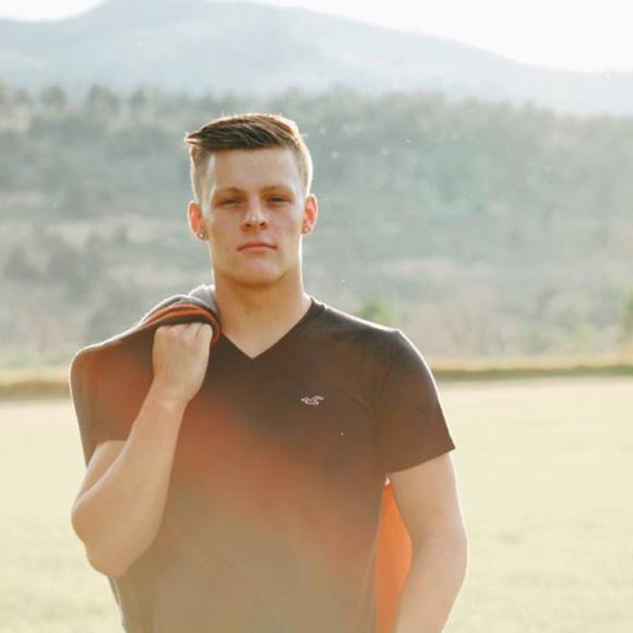 Profile Picture of Drake Manuello (@drakemanuello) on Poshmark