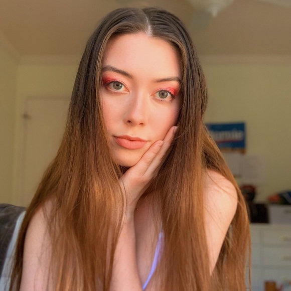 Profile Picture of Alyssa Gerkin (@alyssasuzanneg) on Poshmark