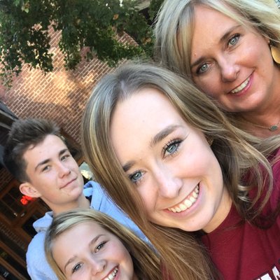 Profile Picture of Kim Roark (@RoarkKim) on Twitter