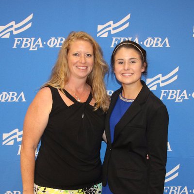 Profile Picture of Katie Grassel (@kgrassel) on Twitter