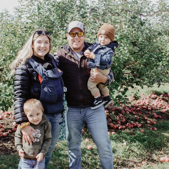 Profile Picture of Kurstyn Brant (@kurstynbrant) on Poshmark