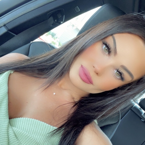 Profile Picture of Irina Kazakova (@irinakazakova) on Poshmark