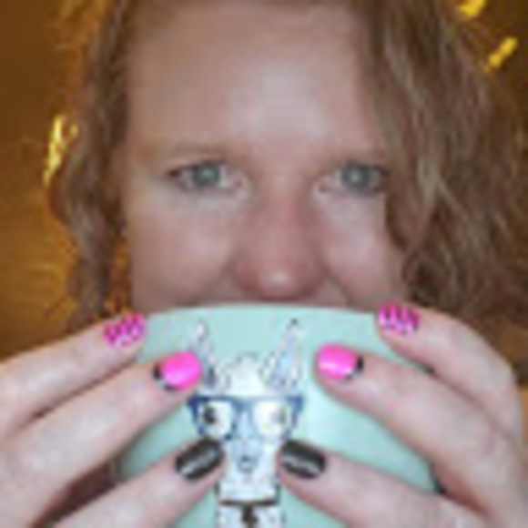 Profile Picture of Charity Cromley (@charitycromley) on Poshmark