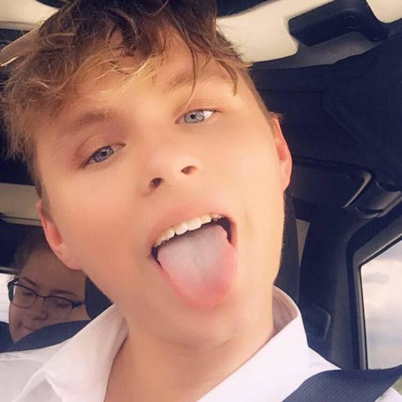 Profile Picture of Kyle Fenton (@kylefen) on Poshmark