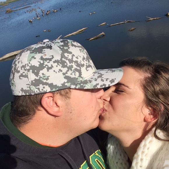 Profile Picture of Taylor Carlier (@taylortessier) on Poshmark