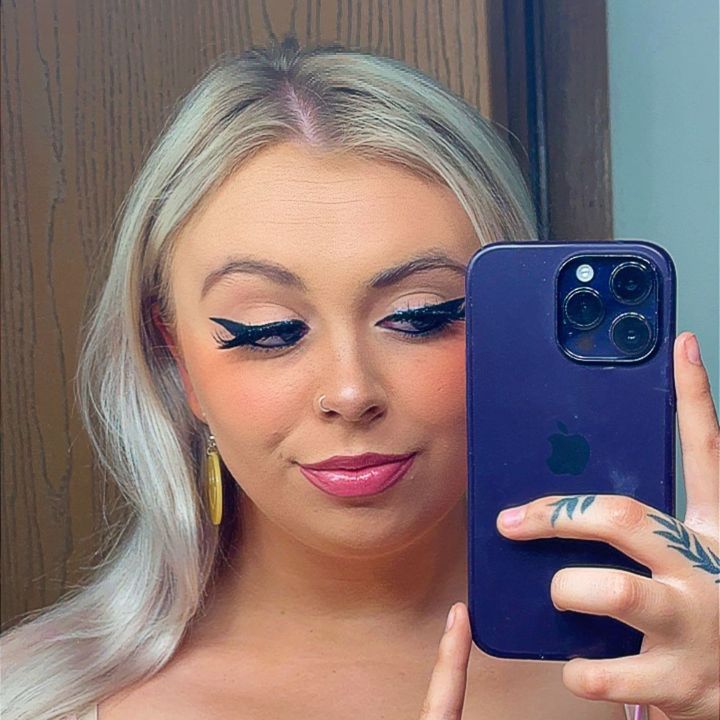 Profile Picture of chrissy (@chrissyhansen) on Tiktok