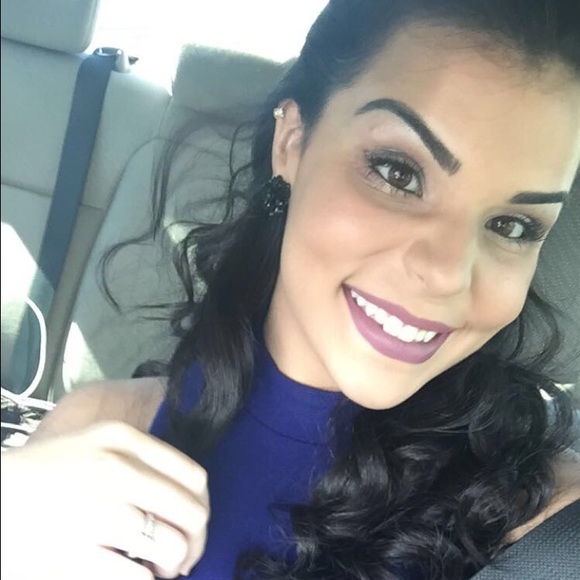 Daniuska Pimentel - Poshmark Profile Picture of Daniuska Pimentel (@daniuskaaa) on Poshmark