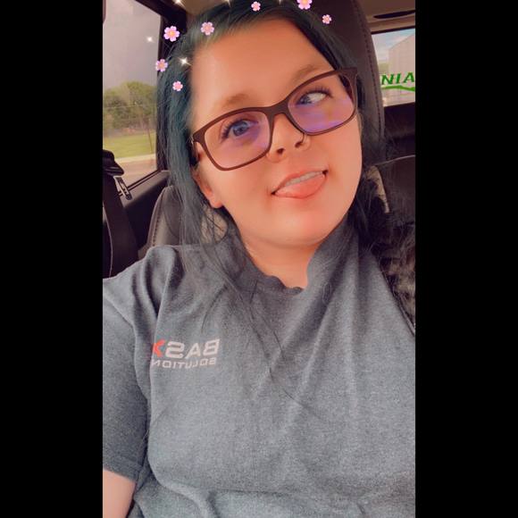 Kylee Simpson - Poshmark Profile Picture of Kylee Simpson (@raekylee4) on Poshmark