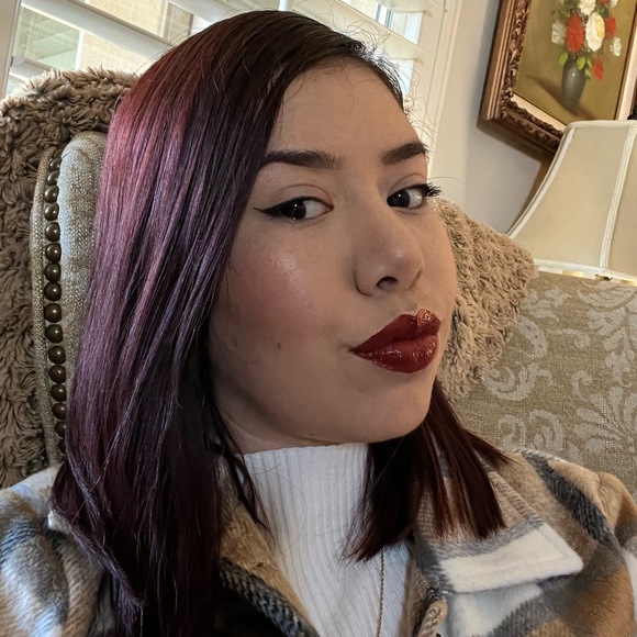 Isabel Alcaraz - Poshmark Profile Picture of Isabel Alcaraz (@isa_alcaraz) on Poshmark