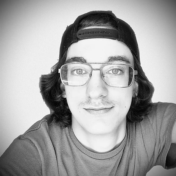 Profile Picture of Eric Howell (@erichowell912) on Poshmark