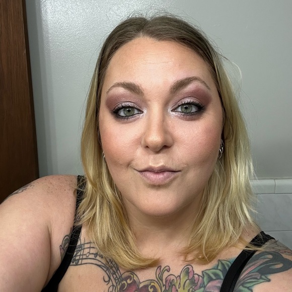 Profile Picture of Brandi Jones (@brandijones332) on Poshmark