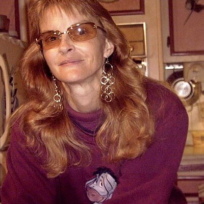 Profile Picture of Dawn Benek Lovelace (@dawnbeneklovela) on Twitter
