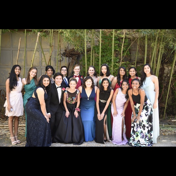 Profile Picture of Mariah Sanders (@mariahs618) on Poshmark