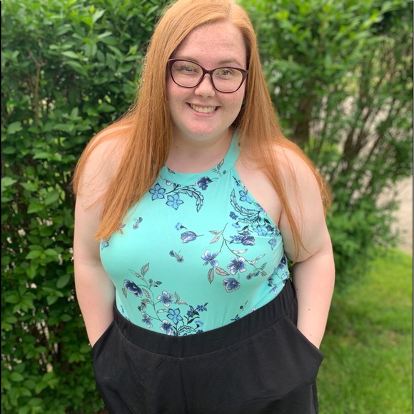 Profile Picture of Katie Fanning (@katiefanning44) on Poshmark