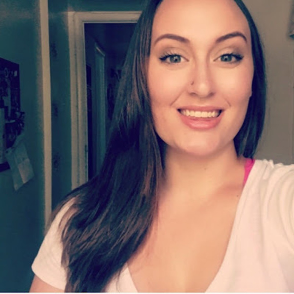 Cierra Lester - Poshmark Profile Picture of Cierra Lester (@cierraelester) on Poshmark