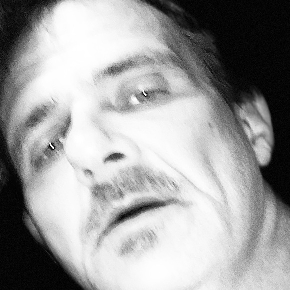 Profile Picture of Robert May (@rmay1977) on Poshmark