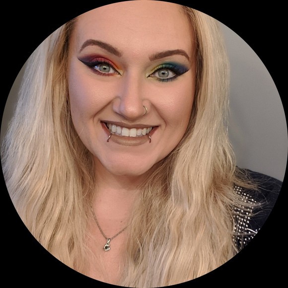 Profile Picture of Kristy Irvine (@gypseelee) on Poshmark